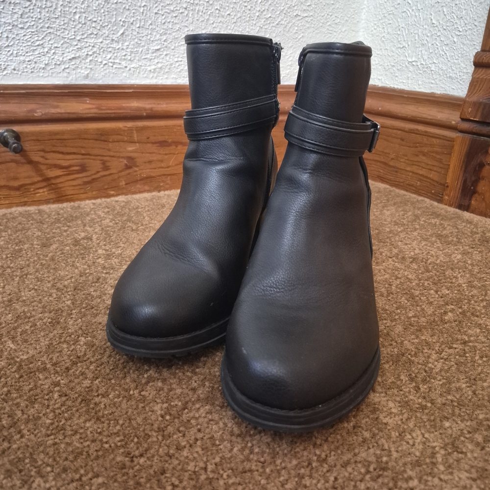 Torrid Chelsea Lugg Boots - Picture 2 of 6